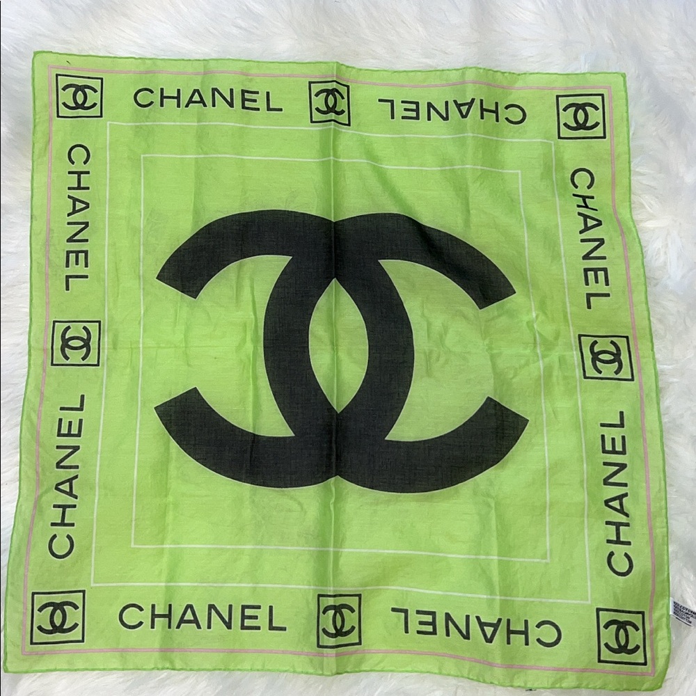 CHANEL SCARF